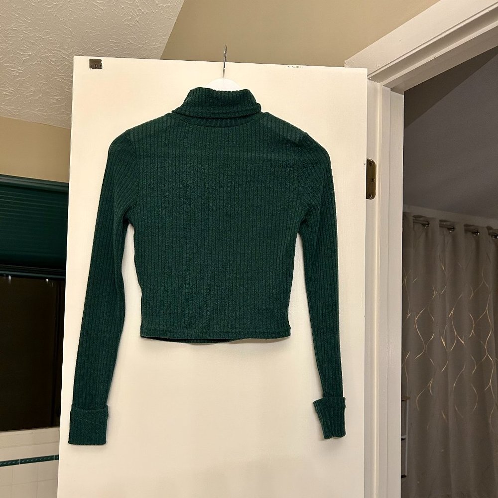 Green Crop Mock-Neck Sweater